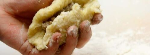 зразы картофельные с фаршем. Шаг 8