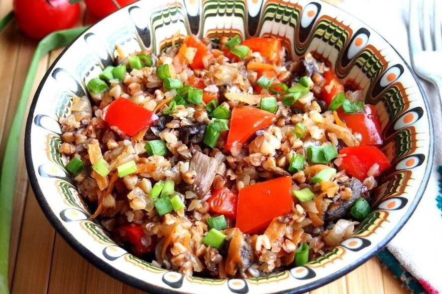 Рецепт гречки с грибами и овощами в духовке