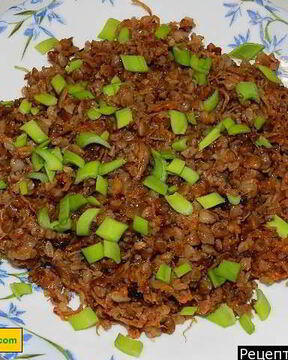 Гречка с тушенкой, морковью и луком