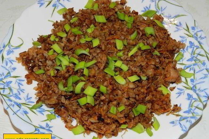Рецепт гречки с тушенкой, морковью и луком