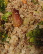 Гречневая каша с брокколи, морковью и сельдереем