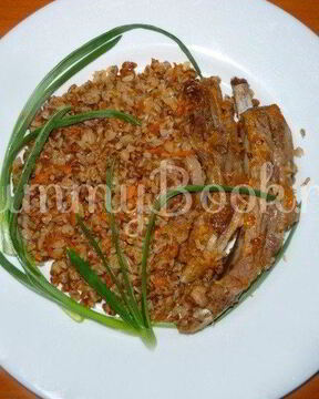 Гречневая каша со свиными ребрышками из мультиварки