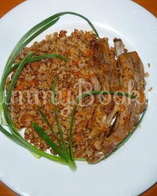 Гречневая каша со свиными ребрышками из мультиварки