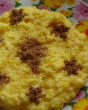 Каша кукурузная со сметаной и корицей