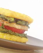 Полента с авокадо, тофу и томатом