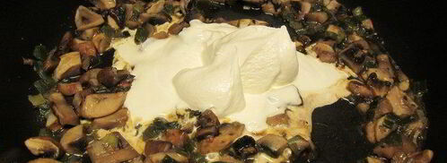 полента с грибами, свежими травами и пармезаном. Шаг 7