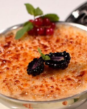 Гурьевская каша с орехами, фруктами и изюмом