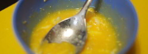 манная каша на молоке с желтком. Шаг 5