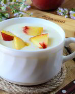 Манная каша с персиками