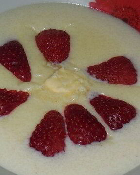 Вкусная манная каша на молоке