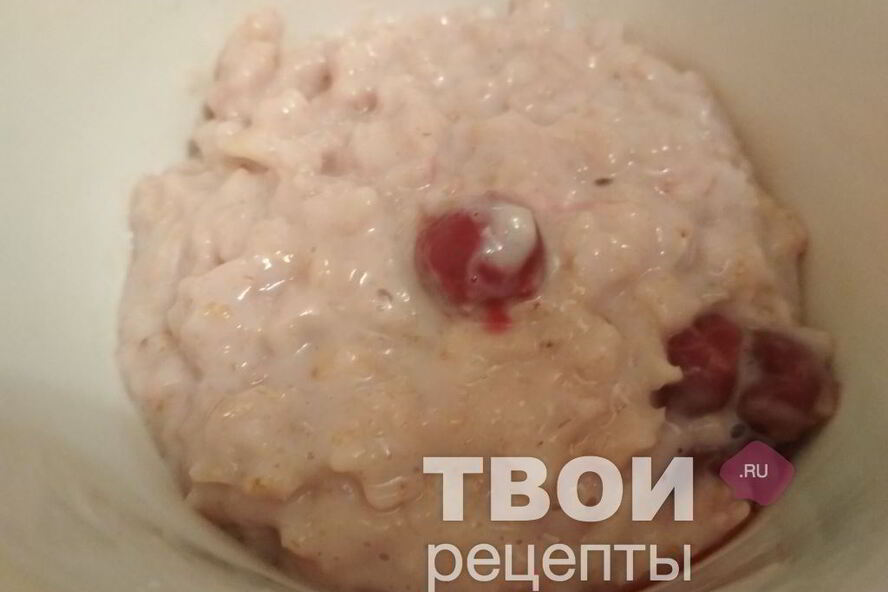 Рецепт овсяной каши на молоке с вишней