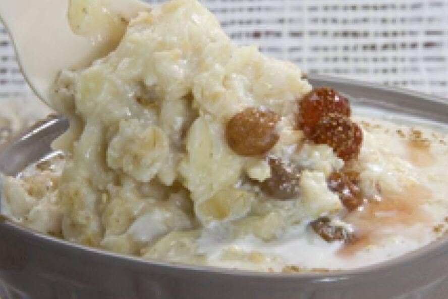 Рецепт овсяной каши с яблоком и изюмом