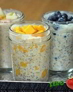 Овсянка в банке с бананом и какао