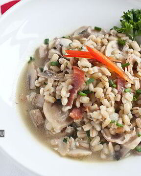 Перловая каша с грибами и беконом