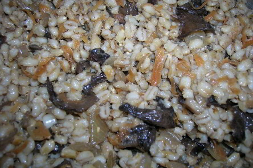 Рецепт перловки с шампиньонами, луком и морковью