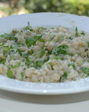 Перловка с зеленью и сыром