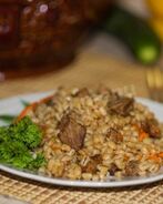 Перловка в духовке в горшочке с мясом говядины