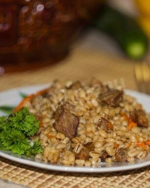 Перловка в духовке в горшочке с мясом говядины