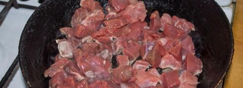 перловка в духовке в горшочке с мясом говядины. Шаг 6