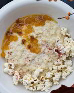 Пшенная каша на кокосовом молоке с чатни из тыквы и облепихи и попкорном