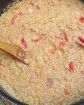 Пшенная каша со свининой