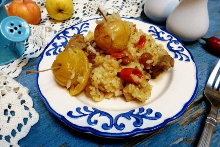 Рецепт рисовой каши ароматной с мясом и яблоками