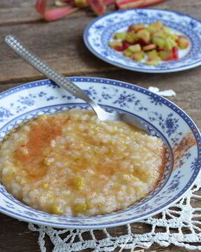 Рисовая каша с ревенем