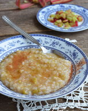 Рисовая каша с ревенем