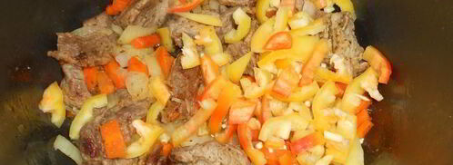 рисовая каша со свининой и овощами в мультиварке. Шаг 4