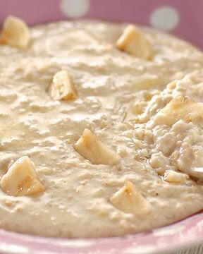 Самая простая овсяно-сливочная каша с бананами