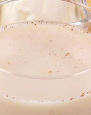 Чай с пряностями, мятой и молоком