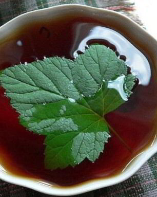 Чай татарский со смородиной и медом