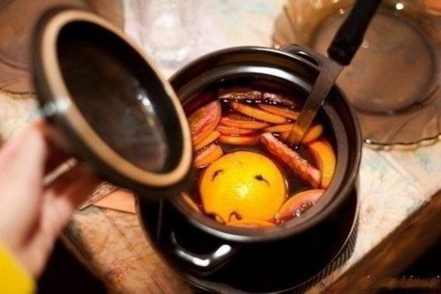 Рецепт глинтвейна с имбирем, гвоздикой и изюмом