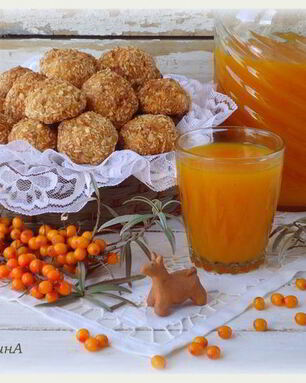 Печенье в кокосовых опилках и облепиховый кисель