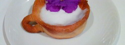 фиалковый кофе в сладкой кружке. Шаг 8