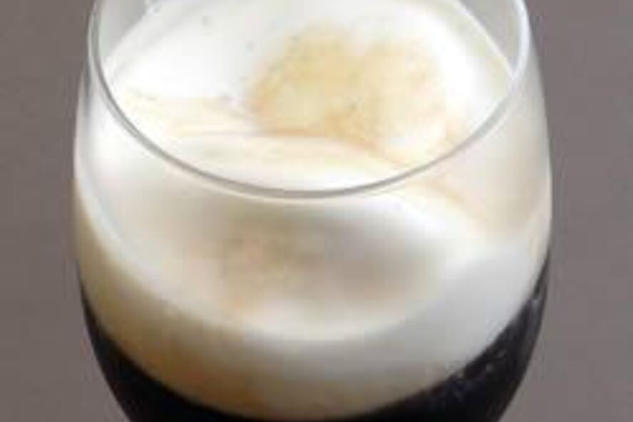 Рецепт кофе гляссе с мороженым и ирландским ликером