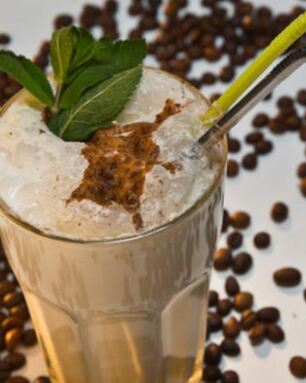 Кофе с мороженым