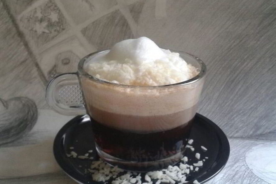 Рецепт малинового кофе с кокосовой стружкой