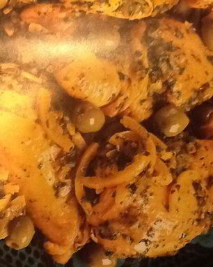 Таджин с курицей, лимонами и зелеными оливками