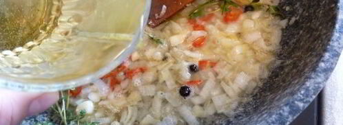 кролик с вином и пряными травами в духовке. Шаг 10