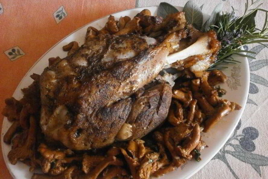 Рецепт свиной рульки с вином марсала