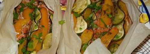 запеченная в кармашках форель с вином и овощами. Шаг 10