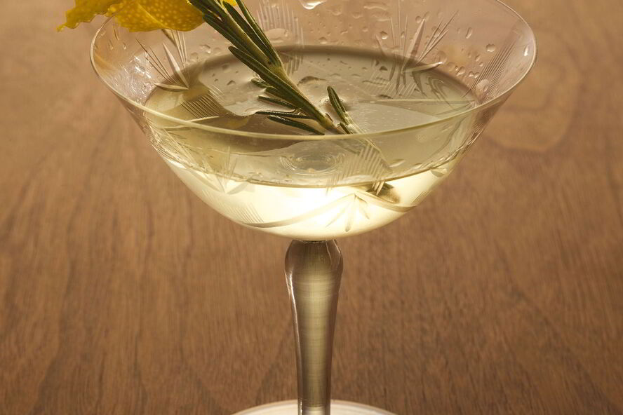 Рецепт коктейля копченого мартини