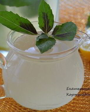 Лимонад с базиликом и душистым перцем