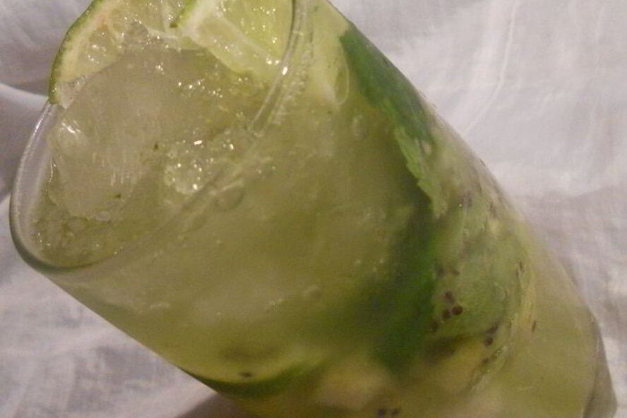 Рецепт мохито с киви и яблоком