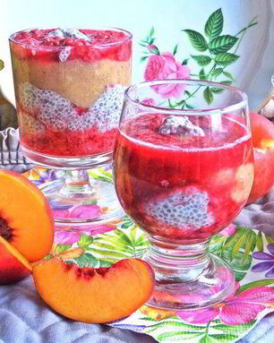 Коктейль-десерт на основе молока и фруктов