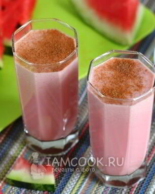 Коктейль из арбуза и молока