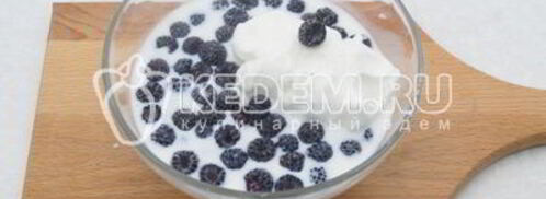 молочно-ежевичный коктейль чудо. Шаг 6