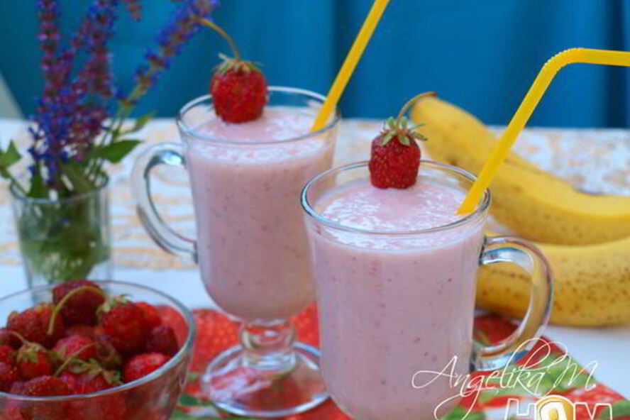 Рецепт молочного клубнично-банановый коктейль