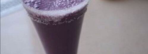 молочный коктейль из черники и шелковицы. Шаг 4